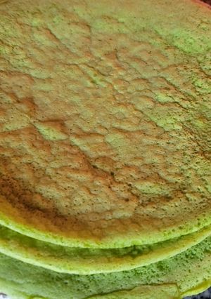 Una foto de Frilloas verdes sin gluten, con leche vegetal de almendras