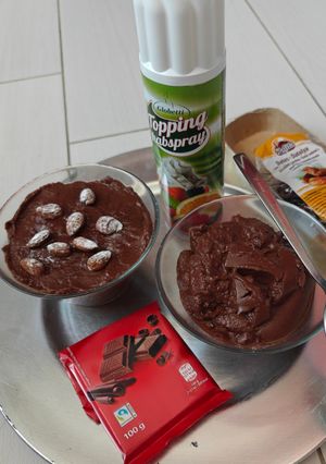 Datolyás csokis habkrém recept fotója