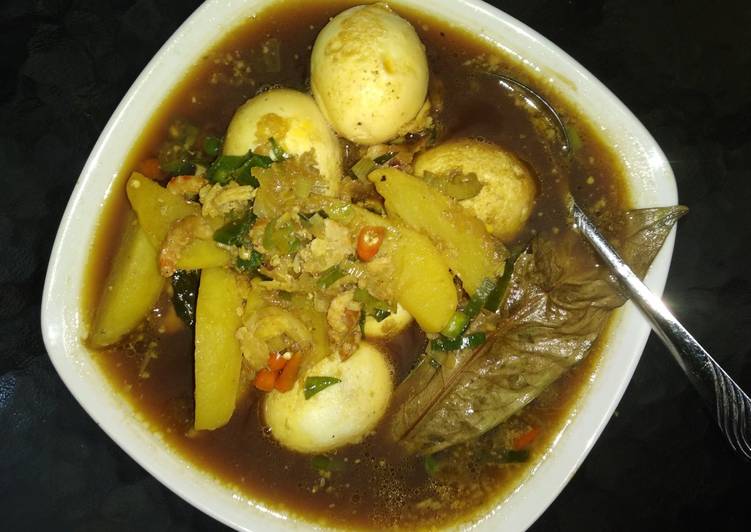 Resep Semur kecap telur kentang dan ebi, Bisa Manjain Lidah