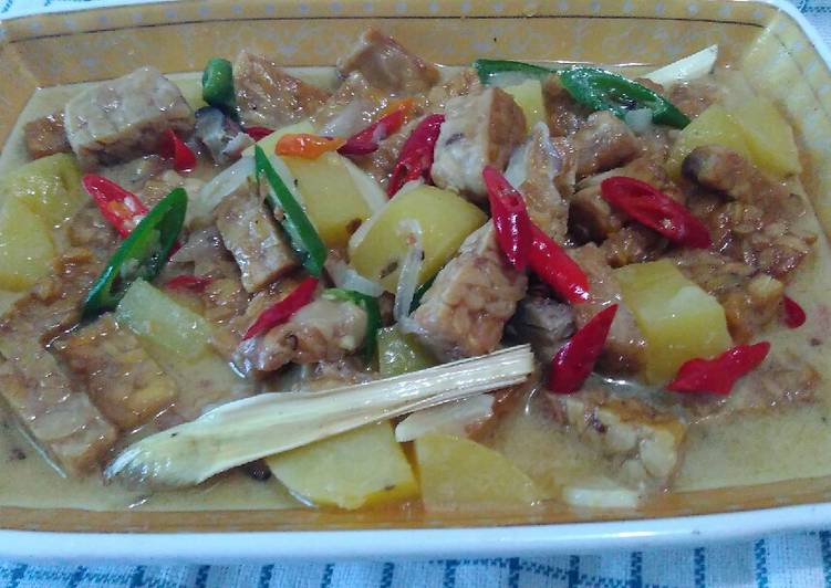 Resep Tempe,kentang,santan pedas yang Sempurna