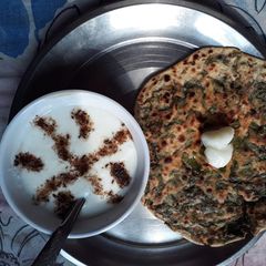 A picture of Methi Paratha.