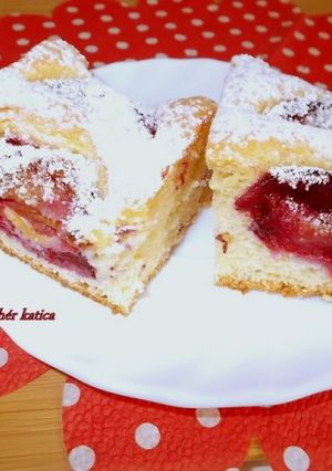 Könnyű szilvás süti recept fotója