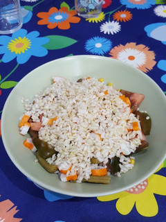 Una foto de Ensalada de arroz integral y judías verdes