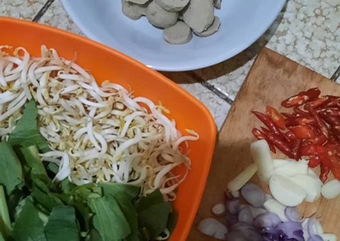 Resep Tumis sawi toge bakso Anti Gagal