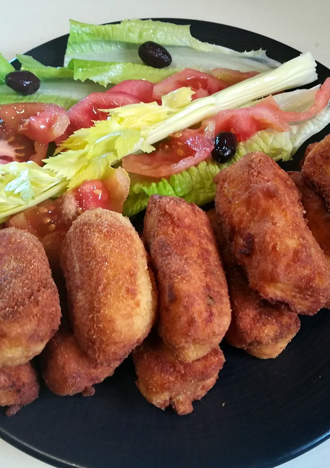 Una foto de Croquetas de patata,atún y queso
