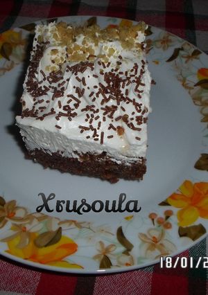 Φωτογραφία της συνταγής 🍰Καρυδόπιτα σιροπιαστή με κρέμα