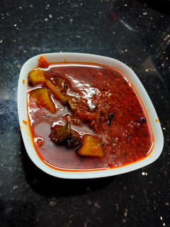 गुड कैरी का खट्टा मिठ्ठा आचार(gud keri ka khtta mitha achar recipe in hindi) रेसिपी मुख्य फोटो