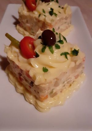 O poză a rețetei Salată beouf cu piept de pui.