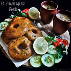A picture of Rajasthani Makki ka Dhokla.