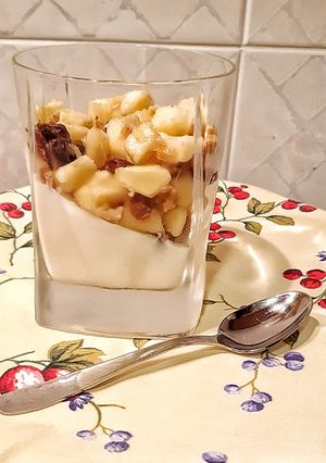 Foto di Biancomangiare con Macedonia di Mele Uvetta e Noci