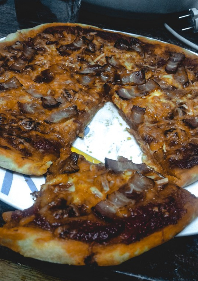 Una foto de Pizza casera sin levadura