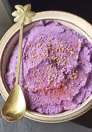 Une photo de Houmous de chou rouge