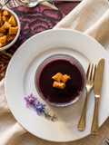 Gelee di Vino Rosso: Il Dessert Anti-Spreco con le Mele Caramellate
