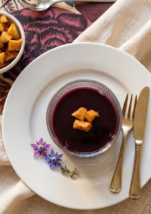 Foto di Gelee di Vino Rosso: Il Dessert Anti-Spreco con le Mele Caramellate