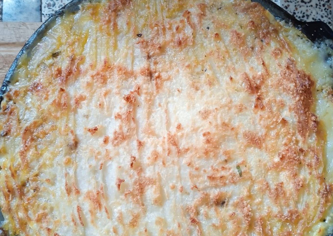 Pastel de carne de cerdo y puré de papas