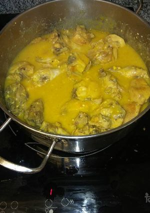 Una foto de Pollo en pepitoria