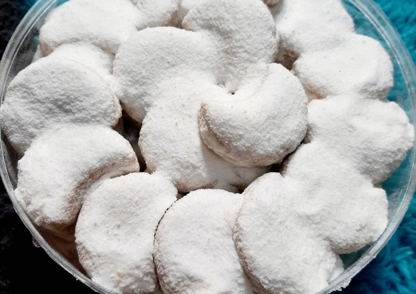 Kue salju kacang