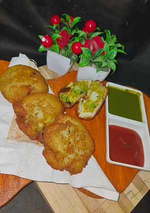 मटर आलू ब्रेड बड़ा (matar aloo bread bada recipe in Hindi) रेसिपी मुख्य फोटो