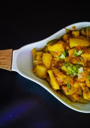 પરવળ નું શાક (Parval Shak Recipe In Gujarati) રેસીપી મુખ્ય ફોટો