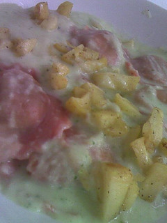 Una foto de Girasoli de achicoria y panceta con salsa de manzana