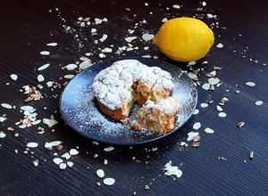 Foto di Sbrisolona gluten free e vegan con marmellata di limone
