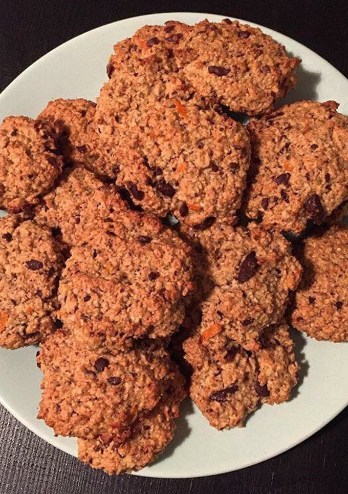 Una foto de Galletas rústicas de avena, naranja y chocolate