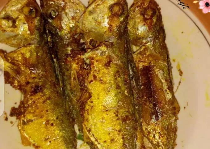 Ikan kembung goreng bumbu ketumbar dan kunyit