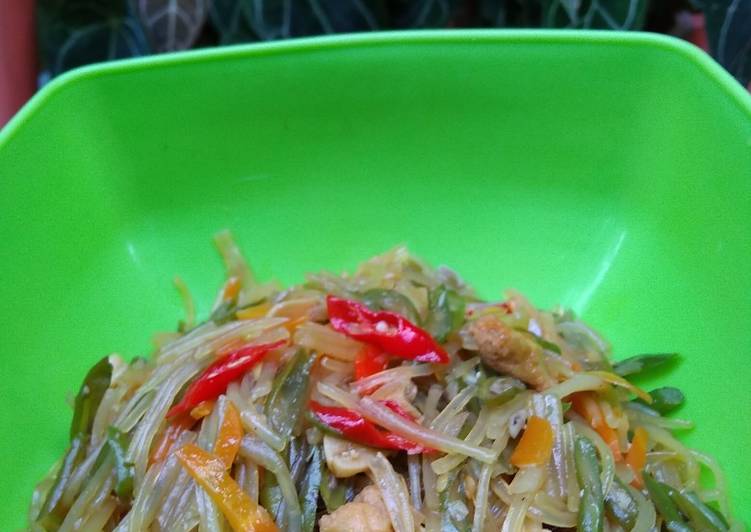 Proses Menyiapkan Oseng Soun Sayur Tahu yang simpel