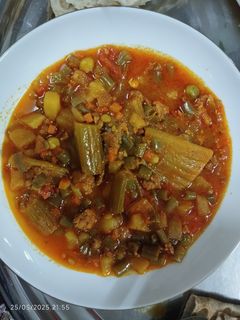 عکسی از دستور خوراک لوبیا سبز با گوشت چرخ‌کرده