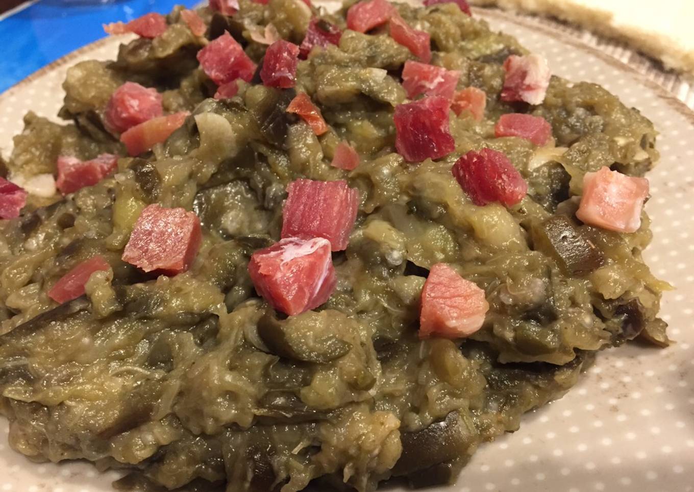 Berenjenas con ajito y taquitos de jamón