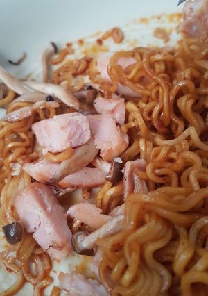 Foto resep Indomie smoked chicken and mushroom