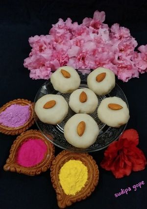 A picture of Manda Pitha.