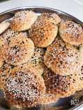 خبز الحليب بالسمسم وحبة البركة