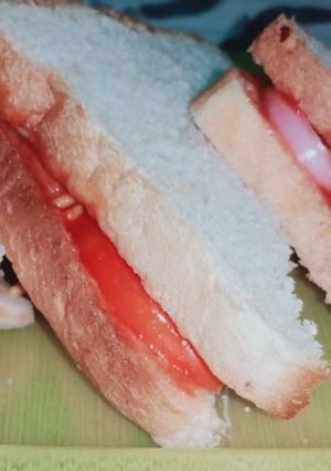 A picture of Cheese vegetable sandwich.
