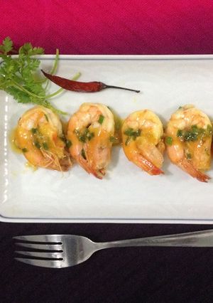 Hình của món Tôm sốt chanh dây.