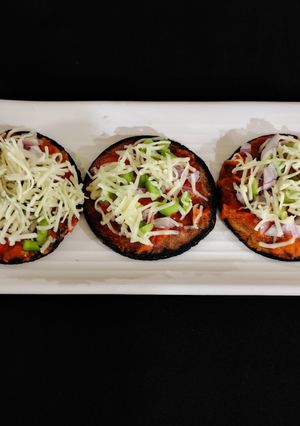 A picture of Mini millet pizza.