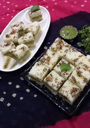 સોજી સેંડવિચ ઢોકળાં (Sooji Sandwich Dhokla Recipe In Gujarati) રેસીપી મુખ્ય ફોટો