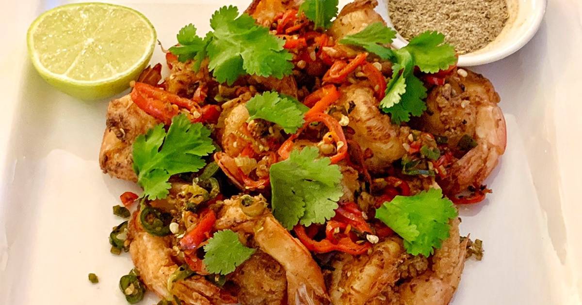 Sichuan salt and pepper king prawns with woktoasted chilli and garlic