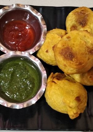 આલુ બોન્ડા (Aloo Bonda Recipe In Gujarati) રેસીપી મુખ્ય ફોટો