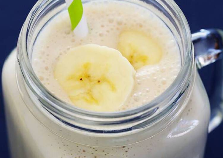 Recipe of Super Quick Homemade Peanut Butter Banana Smoothie