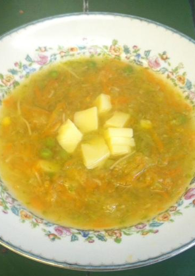 Una foto de Sopa de verduras ralladas
