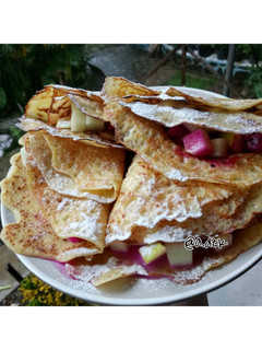 A picture of Fruit Crepes.