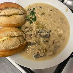 A picture of Homemade chicken and mushroom soup slow cooker.