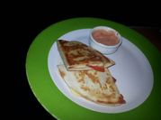 Una foto de quesadillas queso