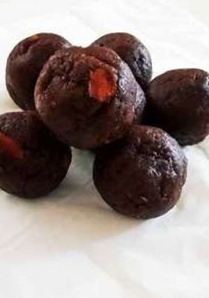 A picture of Ragi Dates Ladoo.