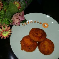 A picture of Bread potato cutlets/sandwiches.