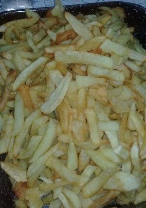 Una foto de Papas fritas al disco😋😋😋