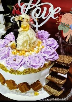 A picture of Wedding Anniversary Cake👫🎂.