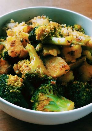 புராக்கோலி சப்ஜி (Broccoli sabji recipe in tamil) செய்முறை முக்கிய புகைப்படம்