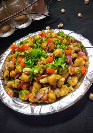 A picture of Kabuli Chana Chaat.